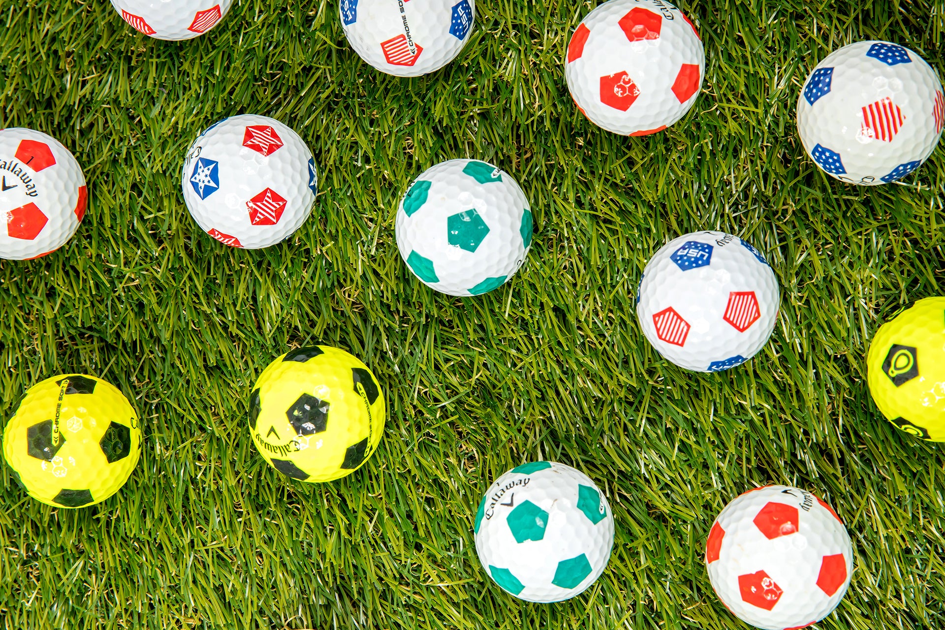 24 Callaway Soccer Golf Balls Mix Colors Clean Green Golf Balls